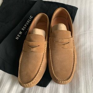 New Republic Monaco Tan Suede loafers / driver Mocs